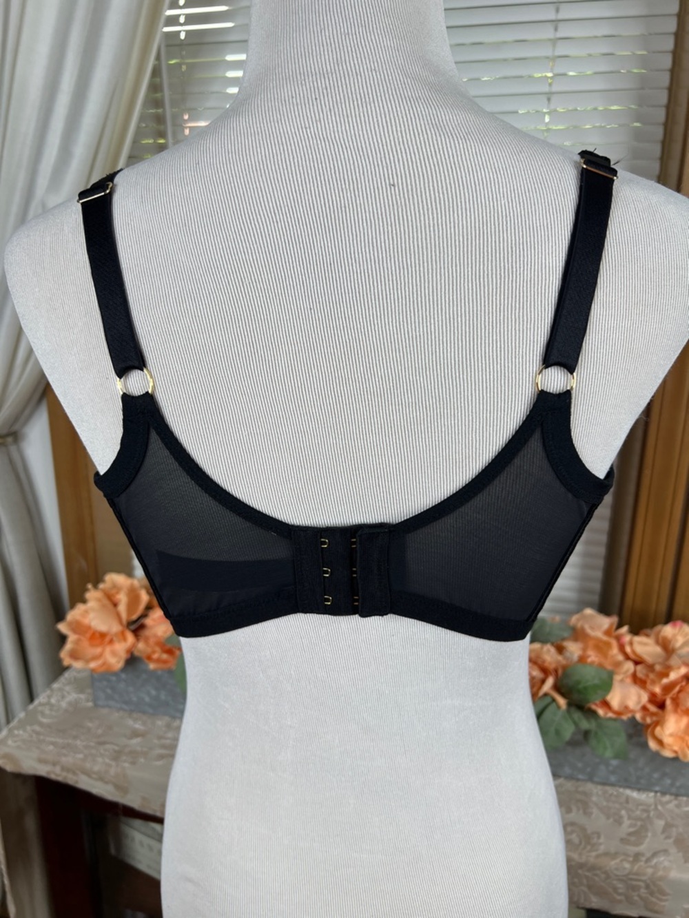 Victorias secret black unlined plunge mesh bra Size 38 DDD - Picture 3 of 6